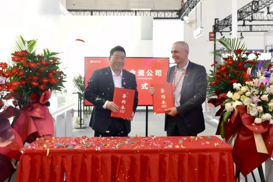 華工科技核心子公司華工激光攜手瑞士Synova，共拓水導(dǎo)激光新藍(lán)海